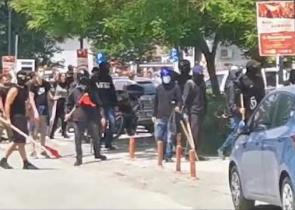 Αφήστε... ήσυχα τα «παιδιά» να φέρουν την... πρόοδο, γκρεμίζοντας, καίγοντας και σπάζοντας!