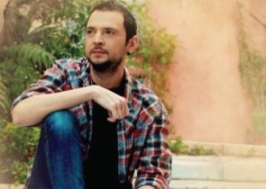 «Να αγαπηθούμε ξανά»: Κυκλοφόρησε το νέο τραγούδι του Σώζου Λυμπερόπουλου
