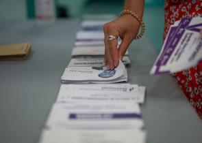 Γαλλία – Bουλευτικές εκλογές: Στο 53% εκτιμάται ότι θα είναι η αποχή