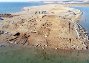Ιράκ: Στο φως αρχαία πόλη έπειτα την υποχώρηση της στάθμης του νερού σε λίμνη (Photos)