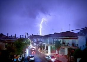 Καταιγίδες και πτώση θερμοκρασίας πριν το τριήμερο του Αγίου Πνεύματος