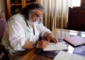 Βαγγέλης Παπαθανασίου: Στο Παρίσι το τελευταίο αντίο στον μεγάλο συνθέτη