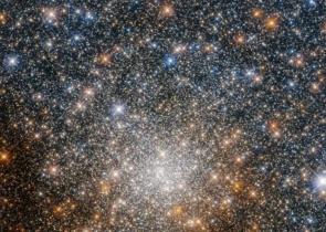 Το Hubble φωτογράφισε «μια θάλασσα από πούλιες»