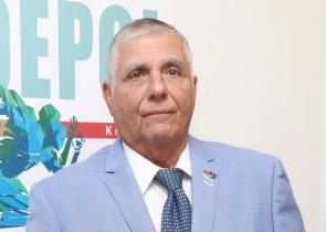 Μπλέκει και ο υιός Τράγκας