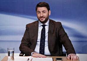 Ο Ανδρουλάκης «πάτησε το κουμπί» των υποκλοπών