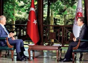 Επίθεση Ακάρ στον Μητσοτάκη για το «μπλόκο» στα F-16