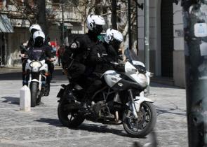 Εξάρχεια: Νέα αστυνομική επιχείρηση – Δύο συλλήψεις και 12 προσαγωγές