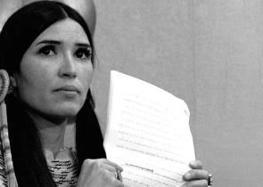 «Συγγνώμη» στην Ινδιάνα που έστειλε ο Μπράντο στα Όσκαρ ζητά μετά από... 50 χρόνια η Ακαδημία