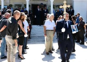Διονύσης Σιμόπουλος: Πλήθος κόσμου στο τελευταίο αντίο στον διάσημο αστροφυσικό