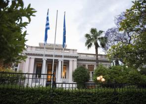 Η σύγκρουση Μαξίμου-ΜΜΕ ξαναγράφει τους όρους του παιχνιδιού...