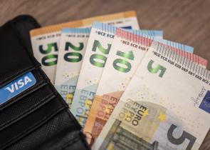 Έρχονται επιπλέον αυξήσεις σε 400.000 εμποροϋπαλλήλους (Video)