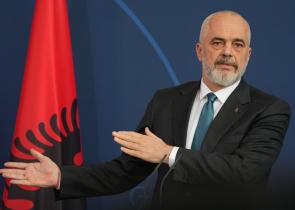 Ράμα: «Κάναμε λαθρεμπόριο εμβολίων κορωνοϊού με τον υπουργό Εξωτερικών της Ιταλίας» (Video)
