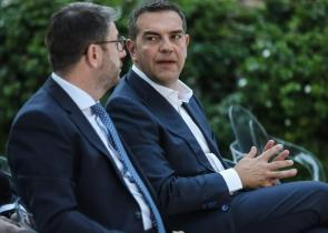Το ΠΑΣΟΚ «στρίβει», ο ΣΥΡΙΖΑ ενοχλείται