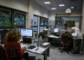 Δημόσιο: Αυξάνεται ο εισαγωγικός μισθός στα 840 ευρώ