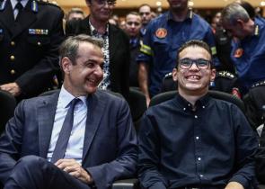 DuoDay σήμερα για τον Κυριάκο Μητσοτάκη – Ο Πρωθυπουργός δούλεψε μαζί με τον Γιώργο (Photos)