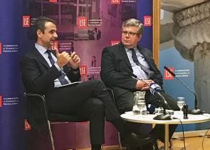 Μητσοτάκης στο LSE: Εφικτή η αυτοδυναμία στις εκλογές