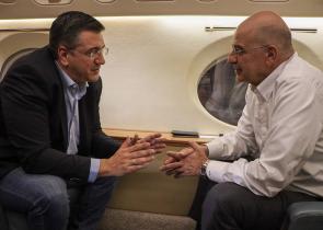 Με το αεροπλάνο του Δένδια έφυγε ο Τζιτζικώστας από τη Σμύρνη