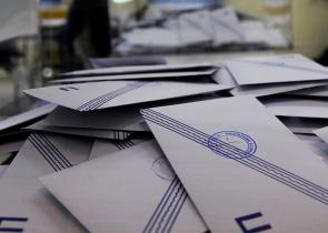 Δημοσκόπηση Opinion: Τι ψηφίζει το Κέντρο, τι λένε οι κεντρώοι ψηφοφόροι για Μητσοτάκη - Τσίπρα (κάρτες)