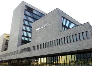 Europol: Εξαρθρώθηκε δίκτυο παιδικής πορνογραφίας - Δεκάδες συλλήψεις