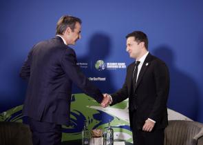 Τηλεφωνική επικοινωνία Μητσοτάκη με Ζελένσκι: «Θα συνεχίσουμε να στηρίζουμε την Ουκρανία»