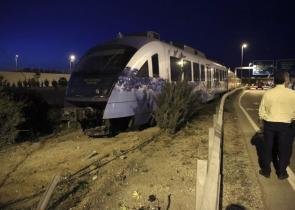 Ασπρόπυργος: Ρομά άναψαν φωτιές κοντά στις γραμμές του Προαστιακού – Προβλήματα στα δρομολόγια