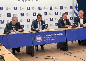 Πλεύρης: Υπάρχει επάρκεια γενοσήμων για αντιπυρετικά, αντιβιώσεις και παιδικά φάρμακα