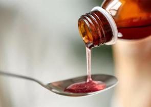 Σιρόπια για τον βήχα φέρονται να ευθύνονται για τους θανάτους 300 παιδιών