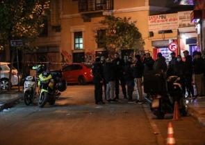 Aιματηρή συμπλοκή στην Ομόνοια: Ταυτοποιήθηκαν τέσσερις δράστες - Συνελήφθη 20χρονος