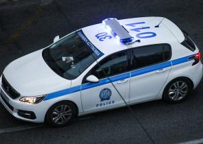 Οδηγός στα Γιάννενα προσπάθησε να πατήσει αστυνομικό με το αυτοκίνητο