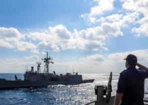 ΓΕΕΘΑ: Φωτογραφίες από άσκηση της φρεγάτας «ΣΑΛΑΜΙΣ» με δύο ισπανικές φρεγάτες