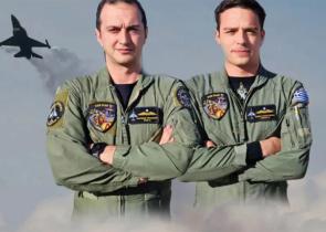 Ανδραβίδα: Έτσι τίμησαν τους νεκρούς πιλότους οι συνάδελφοί τους