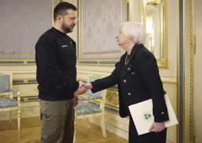 Αιφνιδιαστική επίσκεψη της Αμερικανίδας υπουργού Οικονομικών στο Κίεβο
