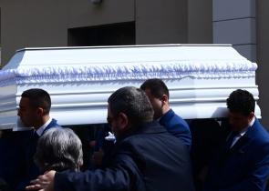 Παναγιώτης Γκαραγκάνης: Θλίψη στο τελευταίο αντίο του δημοσιογράφου (εικόνες)