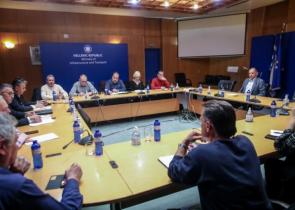 Συνάντηση Γεραπετρίτη με την Πανελλήνια Ομοσπονδία Σιδηροδρομικών – Τι συζήτησαν