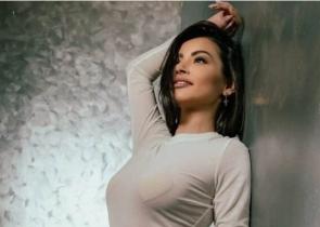 Η εντυπωσιακή performer Μαρία Τζινέρη που κάνει θραύση στο Tik Tok ετοιμάζει δισκογραφικό «μπαμ»