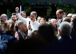 Διαβατήριο για την απόκτηση της επενδυτικής βαθμίδας η συγκρότηση ισχυρής Κυβέρνησης