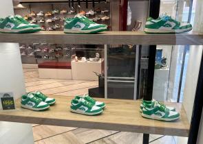 Ανάρπαστα τα sneaker …ΠΑΣΟΚ που κοστίζουν …μόνο 195 ευρώ! (εικόνες)