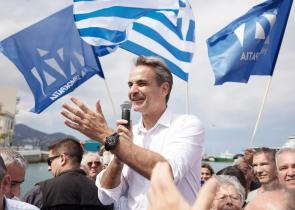 Μητσοτάκης: «Αναγκαιότητα η στήριξη των μικρομεσαίων και η αύξηση μισθών» (Video&Photos)