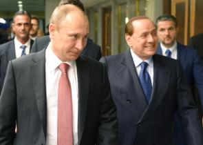 Το αντίο του Πούτιν στον Μπερλουσκόνι: «Ήταν αληθινός φίλος, θαύμαζα τη σοφία του»