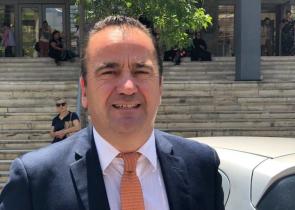 Το ΠΑΣΟΚ αποσύρει την υποψηφιότητα Γλύκα