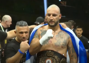 Watch Greek heavyweight boxer Kollias TKO Langberg to win WBA title in Germany