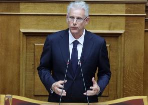 Ο Σπύρος Πνευματικός παραδίδει τη βουλευτική έδρα του στη Νέα Δημοκρατία