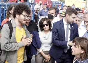 Η Πρόεδρος της Δημοκρατίας έβαλε στη θέση τους «αγανακτισμένους» Συριζαίους (Video&Photos)