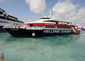 Πρόβλημα στη μηχανή του «Flying Cat 6» στο δρομολόγιο από Ύδρα προς Πειραιά