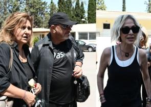 Γιώτα Γιάννα: Στην Καισαριανή για το τελευταίο «αντίο» στην τραγουδίστρια (photos)