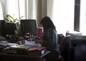 Δημόσιο: Οι αυξήσεις που φέρνει το νέο μισθολόγιο - Πώς αλλάζουν μισθοί και επιδόματα