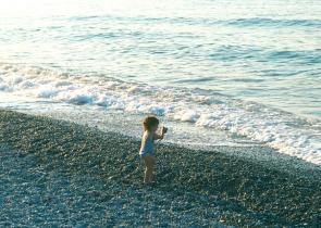 Καύσωνας: Συναγερμός για ηλικιωμένους και παιδιά – «Μείνετε σπίτι το μεσημέρι»