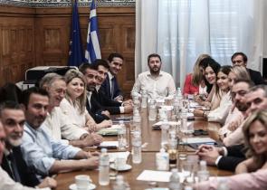 «Απεταξάμην τις συνεργασίες» μετά την προεδρική φουρτούνα στο ΠΑΣΟΚ