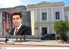 «Βρώμικος πόλεμος»: Πειθαρχική έρευνα για τον δήμαρχο Ναυπλίου που άφηνε σκουπίδια έξω από το σπίτι αντιπάλου του