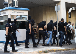 Προφυλακίστηκαν 12 χούλιγκαν για τη δολοφονική επίθεση στη Νέα Φιλαδέλφεια